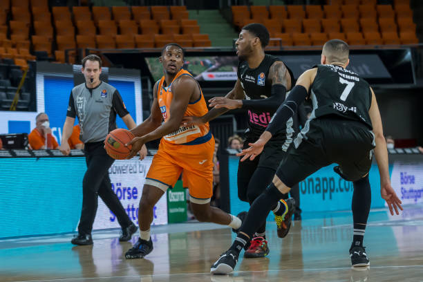 位列前茅的 位列前茅的