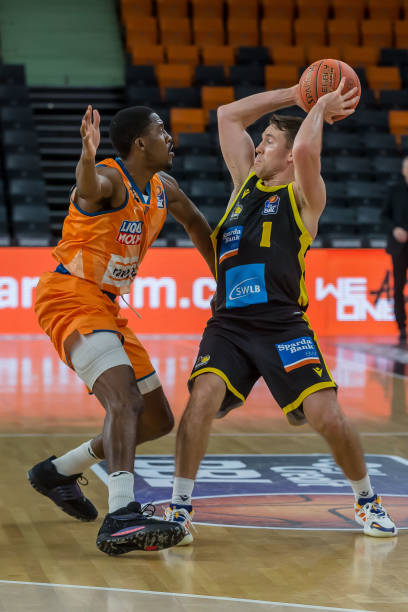 反击和高压 反击和高压