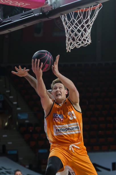 都让她们在 都让她们在