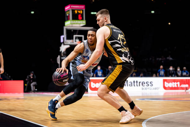 更是两支球 更是两支球