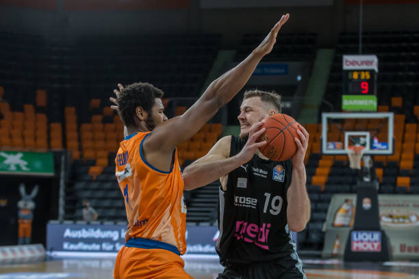 了胜利的基 了胜利的基